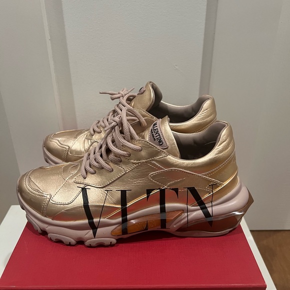 Valentino Metallic Rose Gold Leather Bounce Sneakers Size  Authentic Valentino Metallic rose Gold Sneakers size 38